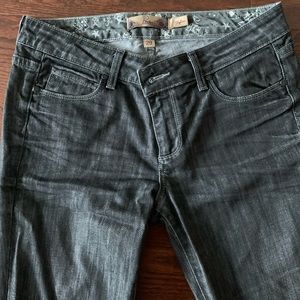 Paige Jeans. Skyline straight size 29